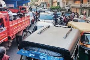 പന്തീരാങ്കാവിൽ യാത്രാദുരിതം വിതച്ച് രൂക്ഷമായ ഗതാഗതക്കുരുക്ക്