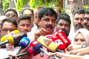 കോഴിക്കോട് സ്ട്രോങ്ങ് റൂം വിവാദം: അട്ടിമറി ആരോപണത്തിൽ ഉറച്ച് യുഡിഎഫ്; ഏജന്റിന്റെ സാന്നിധ്യത്തിലാണ് തുറന്നതെന്ന് സ്ഥാനാർത്ഥി