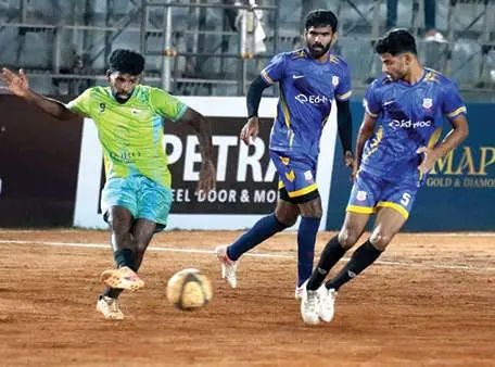 ഫീനിക്സ് സെവൻസ് ഫുട്‌ബോൾ: ആതിഥേയരെ കീഴടക്കി ടൗൺ ടീം അരീക്കോട്