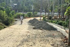 പാക്കോയി പാലം തുറന്നു; റോഡ് പണി പാതിവഴിയിൽ: നരിപ്പറ്റ നിവാസികൾ ദുരിതത്തിൽ