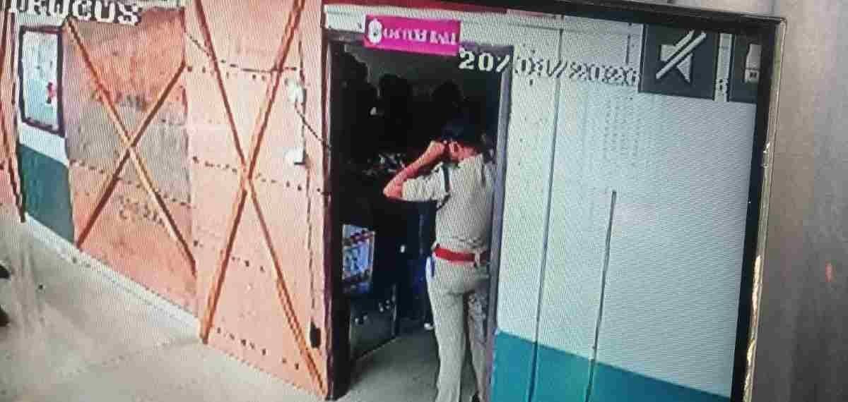 പേരാമ്പ്ര വിവാദം: തുറന്നത് സ്‌ട്രോങ് റൂമല്ലെന്ന് ജില്ലാ കളക്ടർ; രാഷ്ട്രീയ വിവാദം പുകയുന്നു