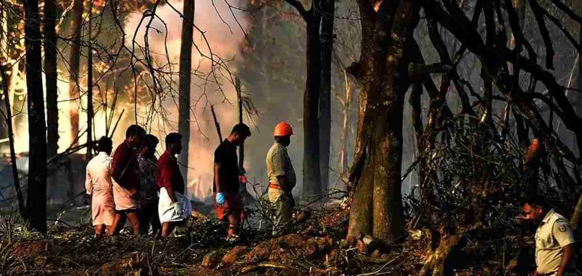 തൃശൂർ വെടിക്കെട്ടപകടം: ചൂട് മൂലം പൊട്ടിത്തെറിക്കാൻ സാധ്യതയില്ലെന്ന് പെസോ; പടക്കനിർമ്മാണശാലയ്ക്ക് സ്റ്റോപ്പ് മെമ്മോ