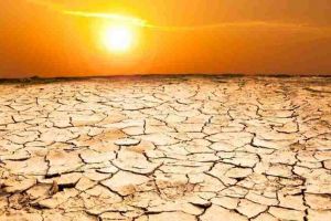 കേരളം ചുട്ടുപൊള്ളുന്നു: മൂന്ന് ജില്ലകളിൽ ഉഷ്ണതരംഗ മുന്നറിയിപ്പ്; അതീവ ജാഗ്രത നിർദ്ദേശം