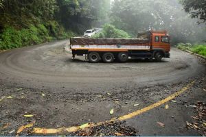 താമരശ്ശേരി ചുരം നവീകരണം അടുത്തയാഴ്ച തുടങ്ങും; 6, 7, 8 വളവുകൾ വീതികൂട്ടാൻ ഐ.ഐ.ടി അംഗീകാരം