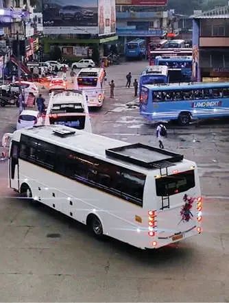 ബസ്സ്റ്റാൻഡിൽ അഭ്യാസപ്രകടനം ടൂറിസ്റ്റ് ബസുകൾ പോലീസ് തടഞ്ഞു