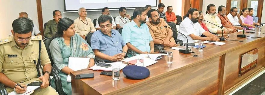 തൃശ്ശൂർ പൂരം: വെടിക്കെട്ട് ഒഴിവാക്കും; ആചാരങ്ങൾ മാറ്റമില്ലാതെ തുടരും