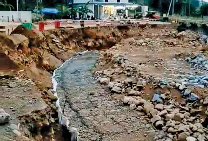 വിലങ്ങാട് പുഴ സംരക്ഷണഭിത്തി നിർമാണം അശാസ്ത്രീയം; പ്രതിഷേധവുമായി നാട്ടുകാർ