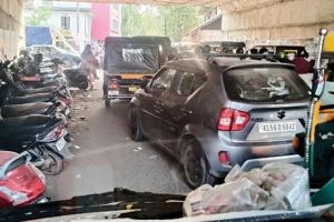 തിക്കോടി അടിപ്പാതയിൽ രൂക്ഷമായ ഗതാഗതക്കുരുക്ക്; നട്ടംതിരിഞ്ഞ് യാത്രക്കാർ