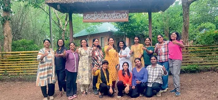 ലേഡീസ് ഒൺലി വനയാത്ര സൂപ്പർ ഹിറ്റ്