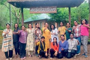 ലേഡീസ് ഒൺലി വനയാത്ര സൂപ്പർ ഹിറ്റ്