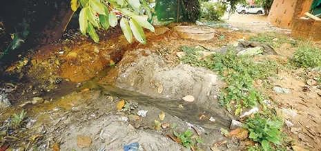 കോഴിക്കോട് ബീച്ചിൽ ഡി.ടി.പി.സി. ശൗചാലയത്തിൽ നിന്ന് മലിനജലം പുറത്തേക്ക്: അധികൃതർ അവഗണിക്കുന്നതായി പരാതി