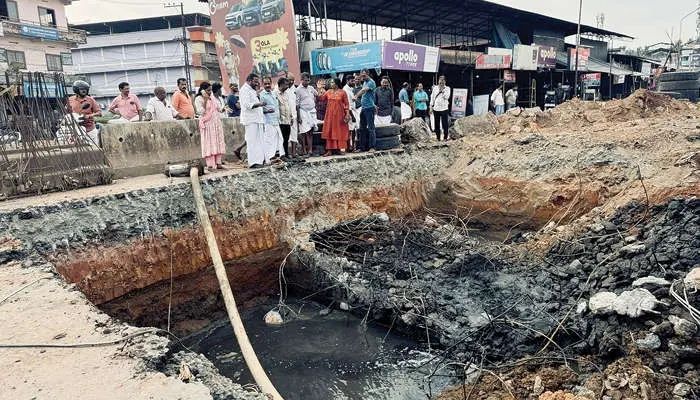 വടകരയിൽ കരിമ്പനത്തോട്ടിലേക്ക് മലിനജലം ഒഴുക്കിയത് തടഞ്ഞു; സംഘർഷാവസ്ഥ