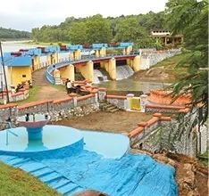 ജില്ലയുടെ പ്രധാന ജലസ്രോതസ്സുകളായ നദികൾ വറ്റുന്നു