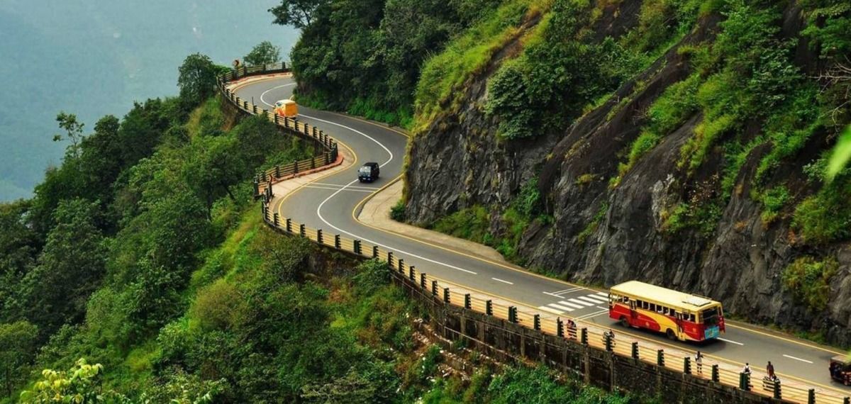 താമരശ്ശേരി ചുരത്തിൽ ഇന്ന് ഗതാഗതനിയന്ത്രണം  ഒൻപതാംവളവിൽ പുതിയ കൈവരിയൊരുക്കുന്നതിൻ്റെ തുടർപ്രവൃത്തിയും ഇന്ന് നടക്കും.