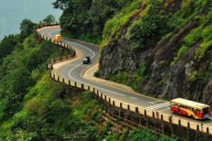 താമരശ്ശേരി ചുരത്തിൽ ഇന്ന് ഗതാഗതനിയന്ത്രണം  ഒൻപതാംവളവിൽ പുതിയ കൈവരിയൊരുക്കുന്നതിൻ്റെ തുടർപ്രവൃത്തിയും ഇന്ന് നടക്കും.