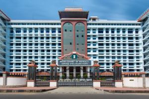 പോസ്റ്റൽ വോട്ട് പ്രതിസന്ധി: തിരഞ്ഞെടുപ്പ് കമ്മീഷനെതിരെ ഹൈക്കോടതിയുടെ രൂക്ഷവിമർശനം