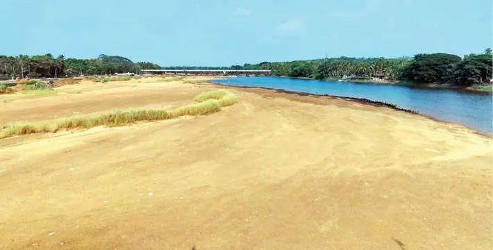 ഭാരതപ്പുഴ വറ്റിവരളുന്നു: കുടിവെള്ള വിതരണം പ്രതിസന്ധിയിൽ