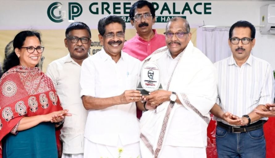 സുകുമാരൻ പുറന്തോടത്തിന് ഭാരത് സേവക് ദേശീയ പുരസ്കാരം; വടകരയിൽ പ്രൗഢമായ അനുമോദനം..