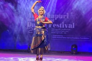 ഡോ: രുഗ്മിണി ദേവി അരുണ്ഡേൽ ദേശീയ അവാർഡ് ശ്രുതി ലക്ഷ്മി മനോജിന്