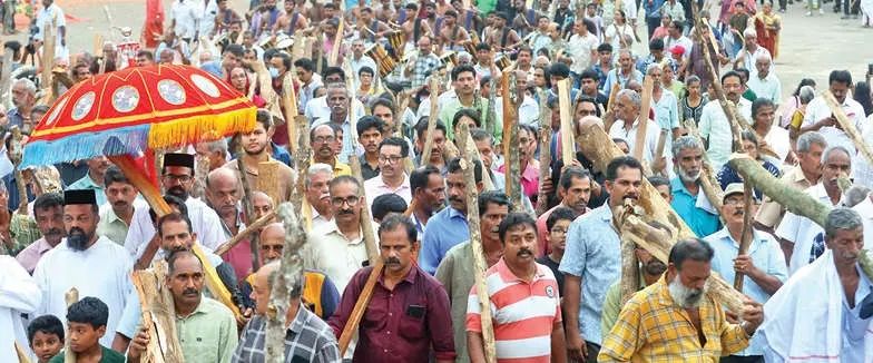 ഭക്തിനിർഭരമായി പുതുപ്പള്ളി പെരുന്നാൾ: ഇന്ന് വെച്ചൂട്ട് നേർച്ചസദ്യയും ഒമ്പതിന്മേൽ കുർബാനയും