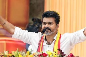 തമിഴ്‌നാട് സർക്കാർ രൂപീകരണം: അനിശ്ചിതത്വം തുടരുന്നു; വിജയ്‍യുടെ സത്യപ്രതിജ്ഞ ഗവർണർ തടഞ്ഞു