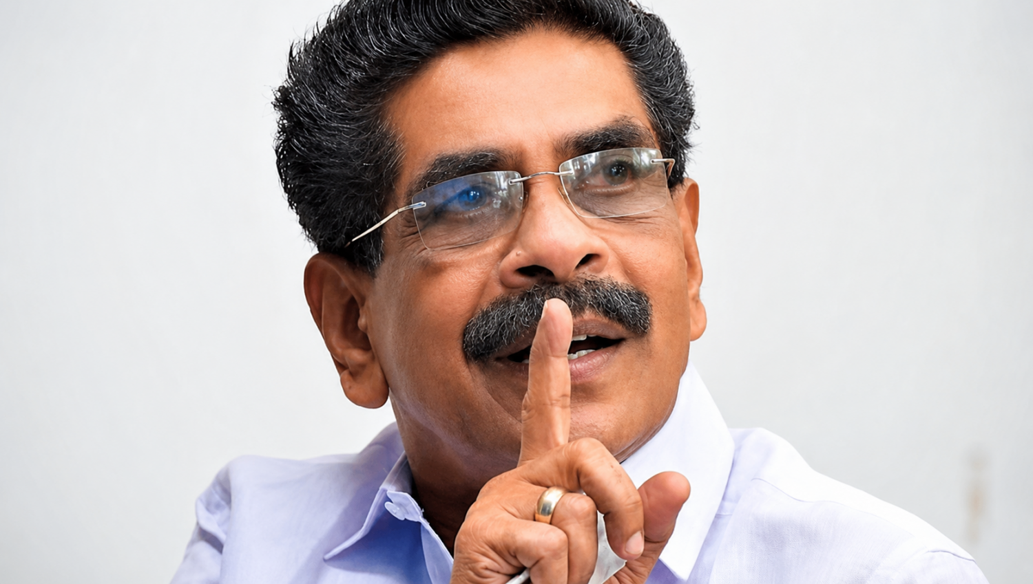 ഗ്രൂപ്പ് തിരിഞ്ഞുള്ള പരസ്യപ്രസ്താവന അരുത് ; മുന്നറിയിപ്പുമായി മുല്ലപ്പള്ളി