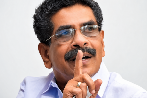 ഗ്രൂപ്പ് തിരിഞ്ഞുള്ള പരസ്യപ്രസ്താവന അരുത് ; മുന്നറിയിപ്പുമായി മുല്ലപ്പള്ളി