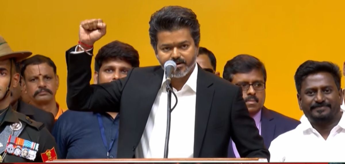 ജനക്കൂട്ടത്തെ ആവേശത്തിലാഴ്ത്തി വിജയ്‌യുടെ സത്യപ്രതിജ്ഞ; തമിഴ്‌നാട്ടിൽ ഇനി 'ദളപതി' ഭരണം