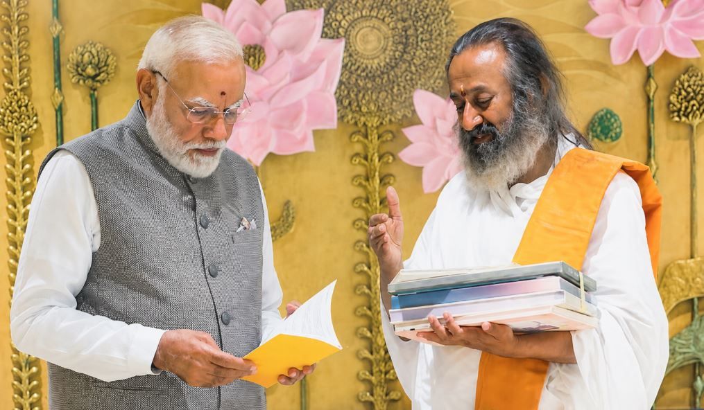 രാഷ്ട്രീയ സംവിധാനങ്ങളേക്കാൾ ശക്തമാണ് സാമൂഹിക പങ്കാളിത്തം; രാഷ്ട്രനിർമ്മാണത്തിന് അത് അത്യന്താപേക്ഷിതം: ആർട്ട് ഓഫ് ലിവിങ് ആഘോഷങ്ങളിൽ പ്രധാനമന്ത്രി