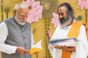 രാഷ്ട്രീയ സംവിധാനങ്ങളേക്കാൾ ശക്തമാണ് സാമൂഹിക പങ്കാളിത്തം; രാഷ്ട്രനിർമ്മാണത്തിന് അത് അത്യന്താപേക്ഷിതം: ആർട്ട് ഓഫ് ലിവിങ് ആഘോഷങ്ങളിൽ പ്രധാനമന്ത്രി
