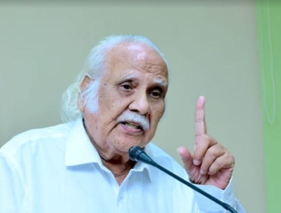 k-k-n-kurup-pointing