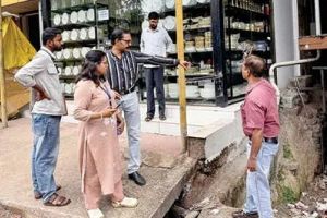 നാദാപുരത്ത് വ്യാപാരസ്ഥാപനങ്ങളിൽ വ്യാപക പരിശോധന: 90,000 രൂപ പിഴ ചുമത്തി, കെട്ടിടങ്ങൾ അടപ്പിച്ചു