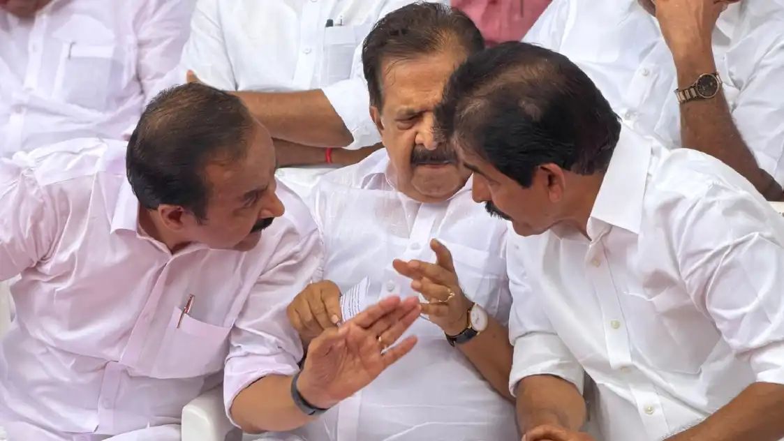 മുഖ്യമന്ത്രി പ്രഖ്യാപനം ഇന്ന്: ഹൈക്കമാൻഡ് തീരുമാനം മുദ്രവെച്ച കവറിൽ, നിയമസഭാകക്ഷി യോഗം ഉടൻ