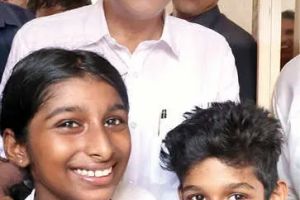 ജനനായകനായി വി.ഡി. സതീശൻ: കന്റോൺമെന്റ് ഹൗസിൽ പ്രവർത്തകരുടെ ആവേശോജ്വലമായ വരവേൽപ്പ്