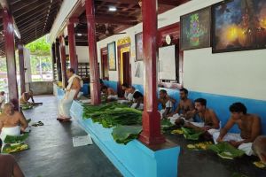 കൊട്ടിയൂർ നെയ്യമൃത് സംഘങ്ങൾ കഠിന വ്രതത്തിൽ :ചാലക്കര പുരുഷു