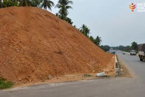 മുക്കാളി ടൗൺ 'പണ്ടേ ദുർബ്ബല ,പോരാത്തതിന് ഇപ്പോൾ ഗർഭിണിയും ' :ദിവാകരൻ ചോമ്പാല