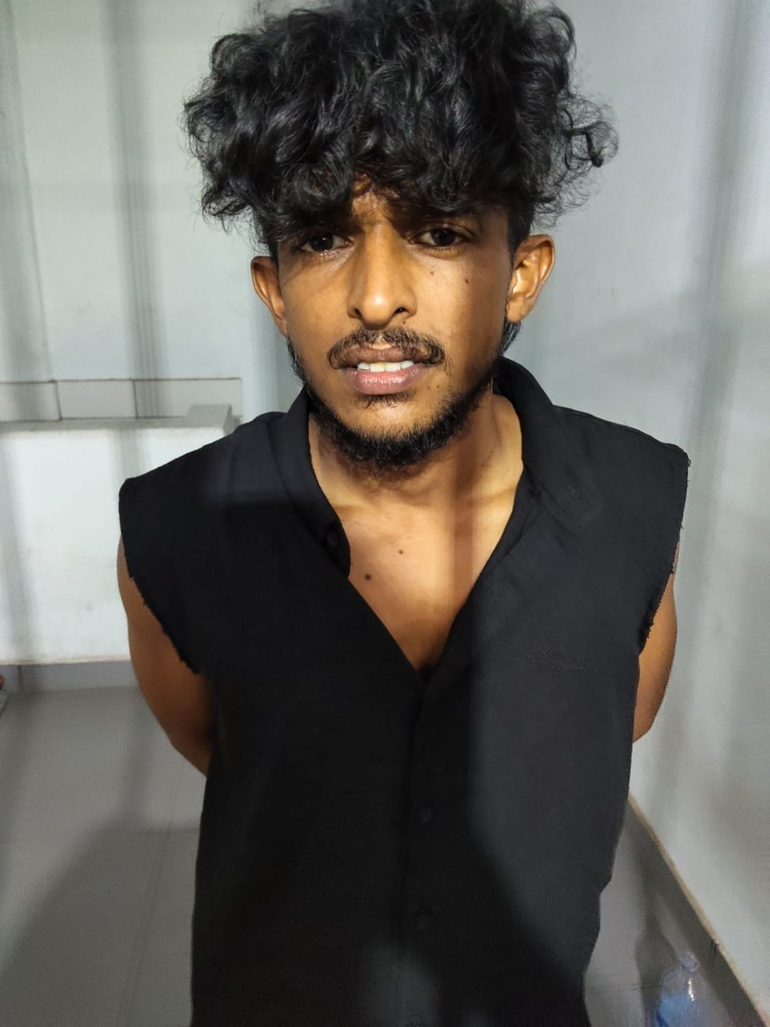 പട്ടാപ്പകൽ വീട് കുത്തിത്തുറന്ന് 10 പവനും ഗോൾഡ് കോയിനുകളും കവർന്ന കേസ്:  പ്രതി പിടിയിൽ