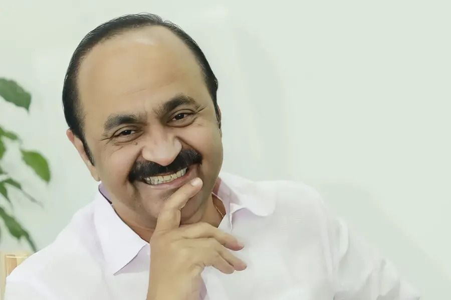 ജൂൺ 15 മുതൽ കെഎസ്ആർടിസിയിൽ സ്ത്രീകൾക്ക് സൗജന്യയാത്ര; പ്രഖ്യാപനവുമായി മുഖ്യമന്ത്രി
