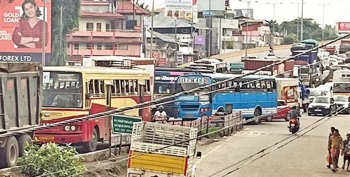 ചാലക്കുടിപ്പാലം അറ്റകുറ്റപ്പണി വേഗത്തിൽ: പകുതി ബെയറിങ്ങുകൾ മാറ്റി, മെയ് 30-ഓടെ പൂർത്തിയാകും