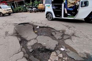 റോഡുകൾ തകർന്ന് തരിപ്പണമായി: ദുരിതമൊഴിയാതെ കോഴിക്കോട് കോൺവെന്റ് റോഡും പരിസരപ്രദേശങ്ങളും