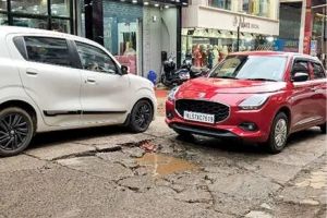 മുക്കം നഗര സൗന്ദര്യവത്കരണത്തിലെ മെല്ലെപ്പോക്ക്: വ്യാപാരികളും യാത്രക്കാരും കടുത്ത ദുരിതത്തിൽ