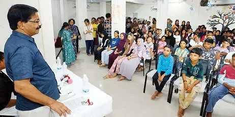 'കുട്ടികളോടൊപ്പം മേയർ': കുട്ടിക്കൂട്ടത്തിന്റെ ചോദ്യങ്ങൾക്ക് മറുപടി നൽകി മേയർ ഒ. സദാശിവൻ