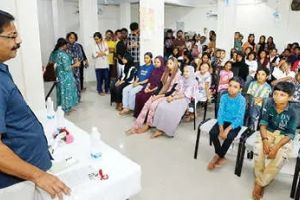 'കുട്ടികളോടൊപ്പം മേയർ': കുട്ടിക്കൂട്ടത്തിന്റെ ചോദ്യങ്ങൾക്ക് മറുപടി നൽകി മേയർ ഒ. സദാശിവൻ