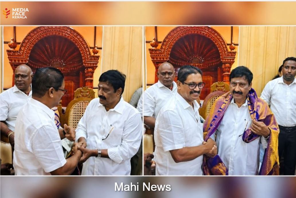 മാഹി നിയുക്ത എം എൽ എ അഡ്വ:ടി അശോക് കുമാർ താൽക്കാലിക സ്പീക്കർ അൻപഴകൻ എം എൽ എ യെ സന്ദർശിച്ചപ്പോൾ
