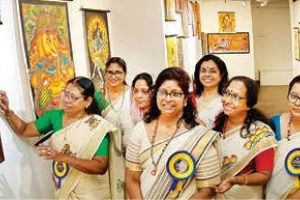 ചുമർച്ചിത്രങ്ങളുടെ പ്രദർശനവും വിൽപ്പനയും; വരുമാനത്തിന്റെ ഒരു വിഹിതം രോഗികളുടെ ചികിത്സയ്ക്ക്