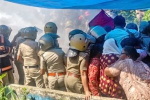 പാരിയത്ത്കാവ് കുടിയൊഴിപ്പിക്കല്‍ പ്രതിഷേധം; 50 ഓളം പേര്‍ക്കെതിരെ കേസെടുത്ത് പൊലീസ്