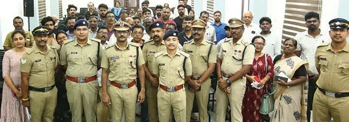 നഷ്ടപ്പെട്ട 65 മൊബൈൽ ഫോണുകൾ ഉടമസ്ഥരിലേക്ക് തിരികെ എത്തിച്ച് തിരുവനന്തപുരം സിറ്റി പോലീസ്