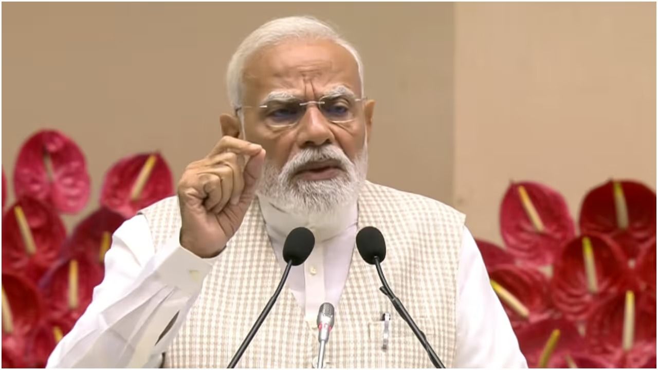 പൂർണ മന്ത്രിസഭാ യോഗത്തിൽ സുപ്രധാന നിർദേശവുമായി പ്രധാനമന്ത്രി; 'ബദൽ ഇന്ധന മാർഗ്ഗങ്ങൾ തേടണം, ഭാവിയിൽ ശ്രദ്ധ കേന്ദ്രീകരിച്ച് മുന്നോട്ട് പോകണം'