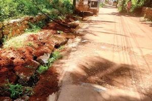 കുട്ടോത്ത്-ലോകനാർകാവ് റോഡ് നവീകരണം ആരംഭിച്ചു