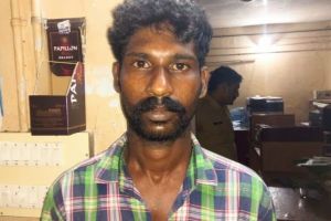 കുളിക്കടവിൽ മറ്റാരുമില്ല, പിന്നിലൂടെ നീന്തിയെത്തിയത് തുണികൊണ്ട് മുഖം മൂടി, ഒറ്റയ്ക്ക് തുണിനനയ്ക്കുകയായിരുന്ന യുവതിയെ പീഡിപ്പിക്കാൻ ശ്രമം